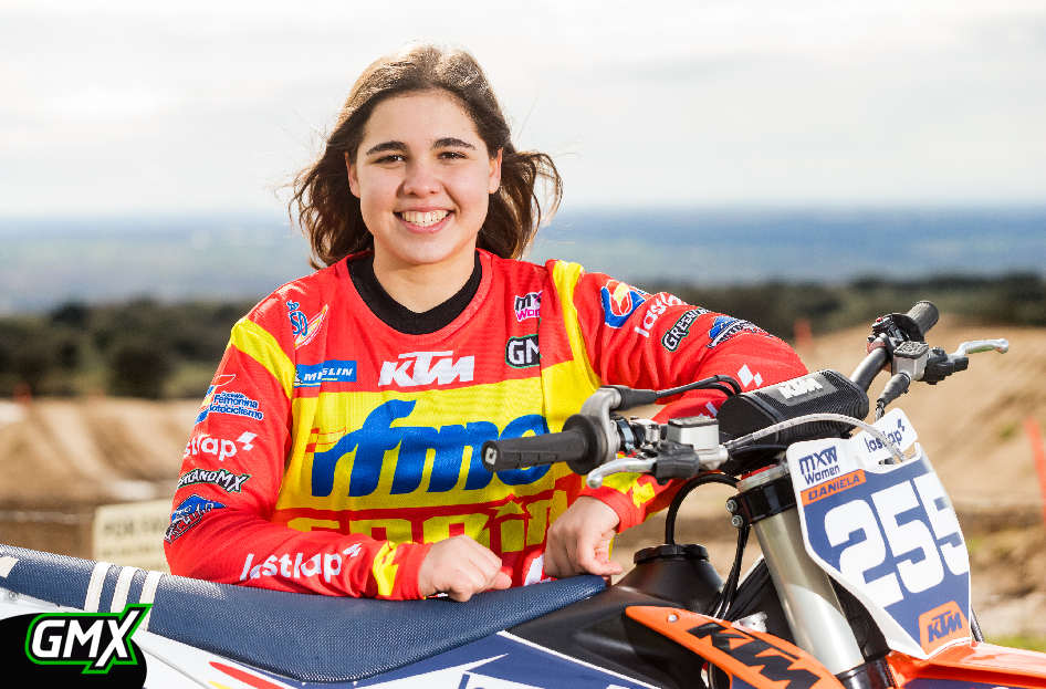 Daniela Guillen, mujer más joven en el Nacional, pone rumbo a Loket para la primera carrera del Mundial, formando parte de la Selección Española de Motocross.